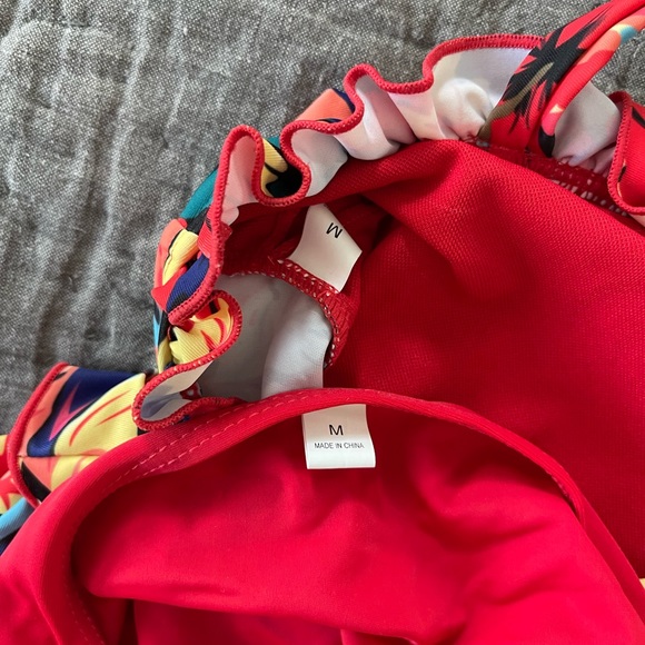 Flowery 2 piece bikini, never worn - Picture 4 of 4